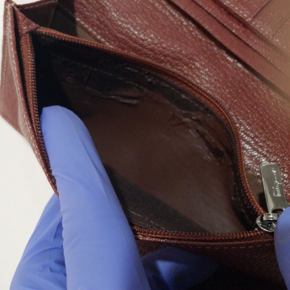 Salvatore Ferragamo Women’s Luxury Wallet | Brown Leather Snap Closure - 7"x3" - Picture 15 of 15